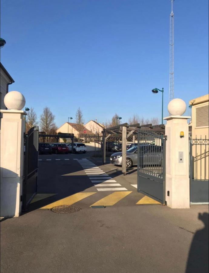 Ferienwohnung Logement Exceptionnel Avec Jardin Proche Disney Montévrain Exterior foto